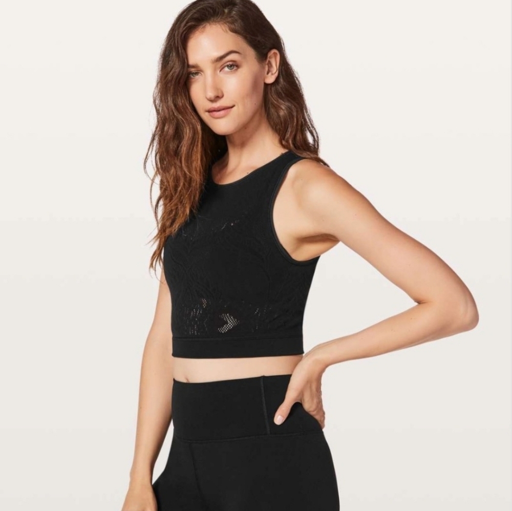 Lululemon Reveal Crop Top Lattice Black Paisley Stretch Top Yoga Active Gym 6/8